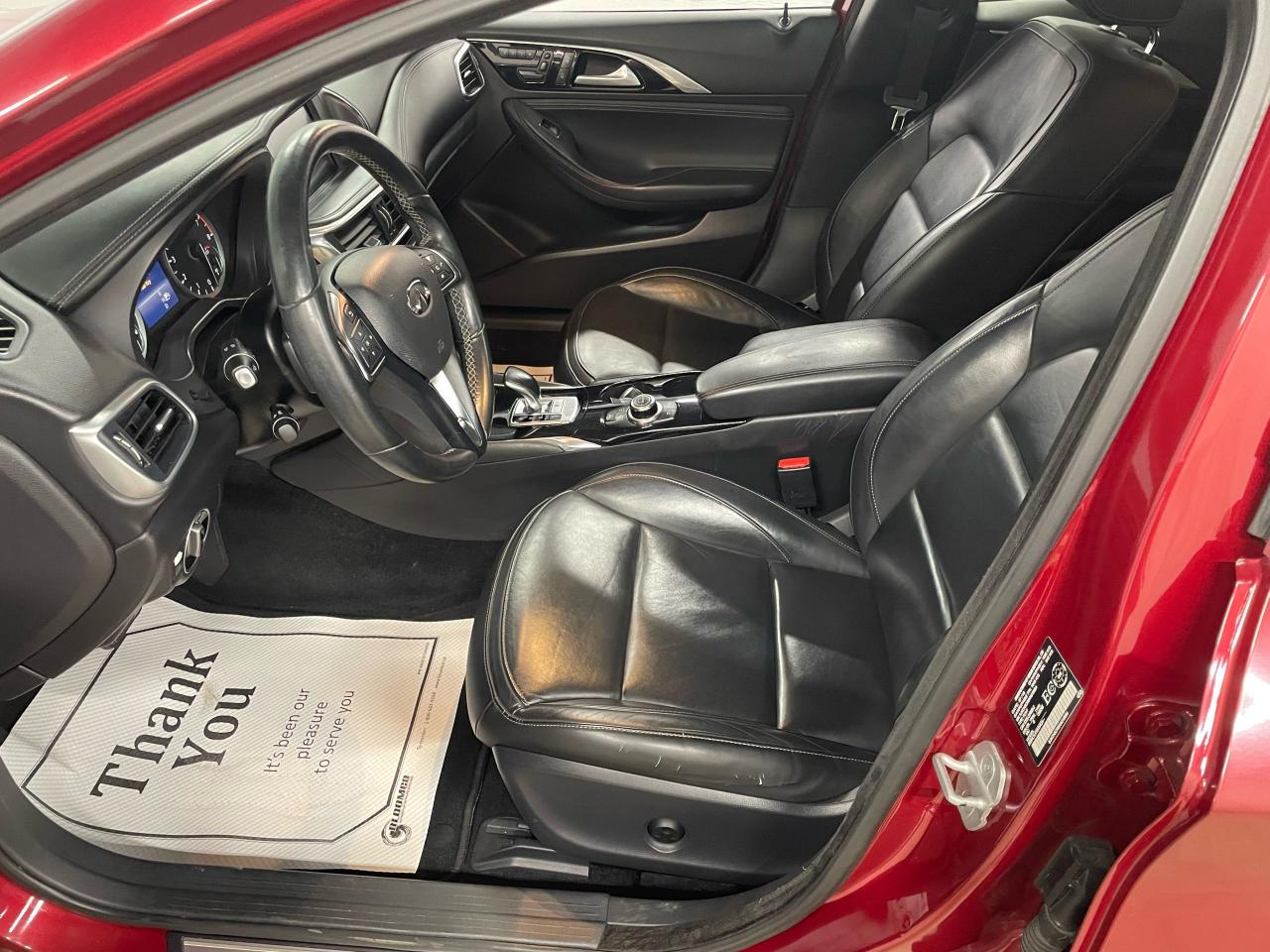 2017 Infiniti QX30 Premium Photo8