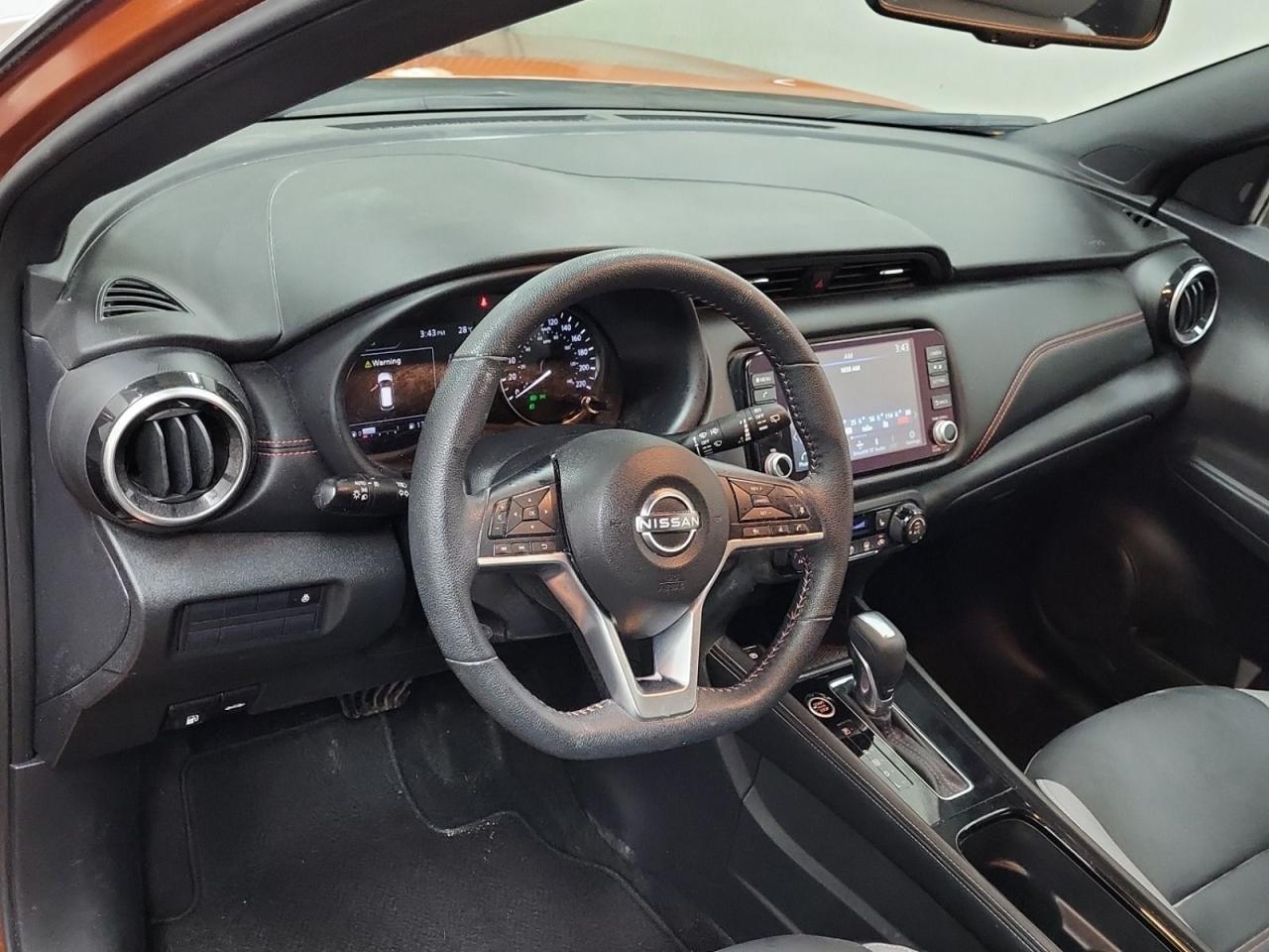 2024 Nissan Kicks SR - Photo #3