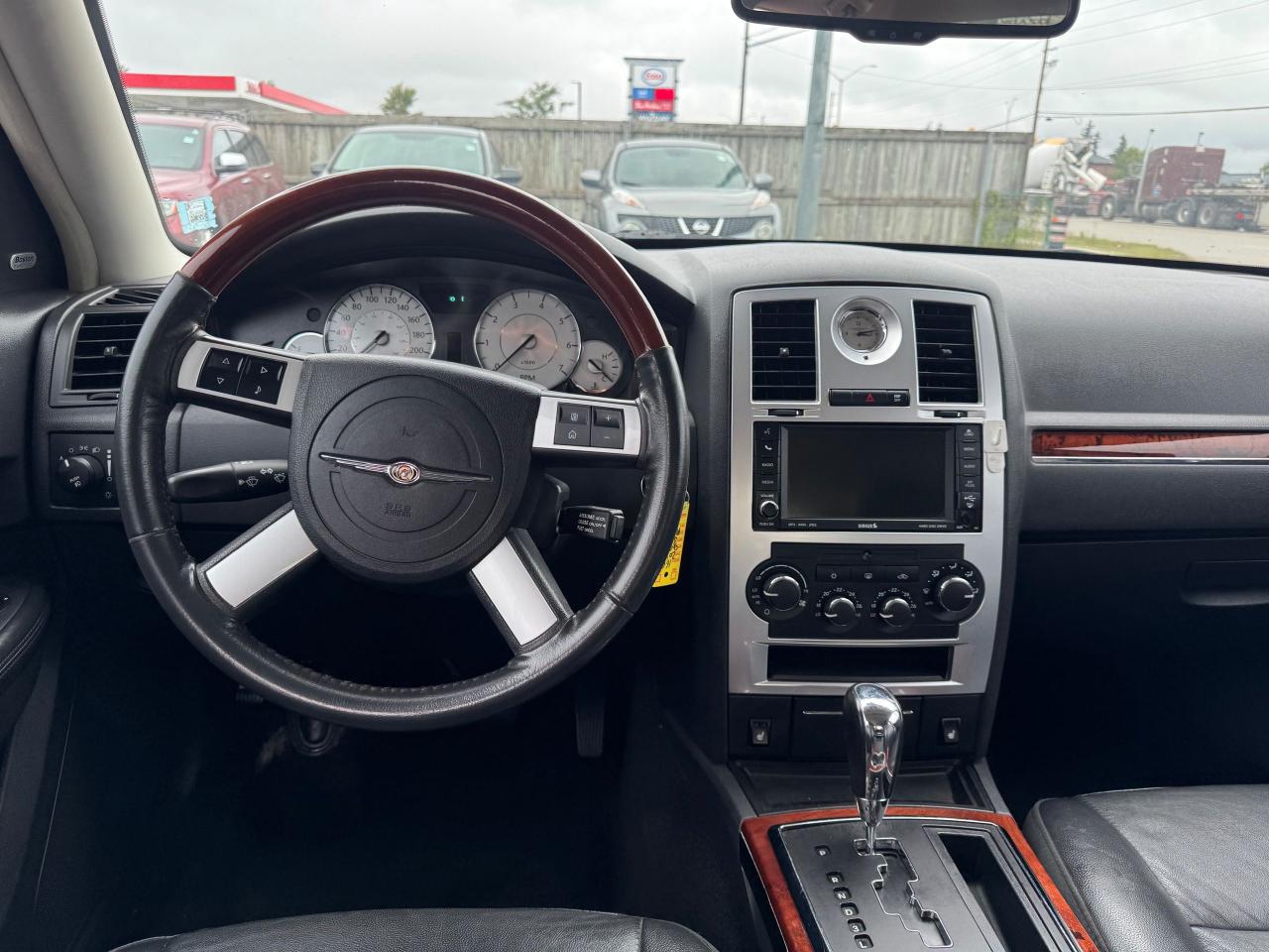 2010 Chrysler 300 LIMITED, LEATHER, SUNROOF, ONLY 174KMS, AS IS - Photo #10