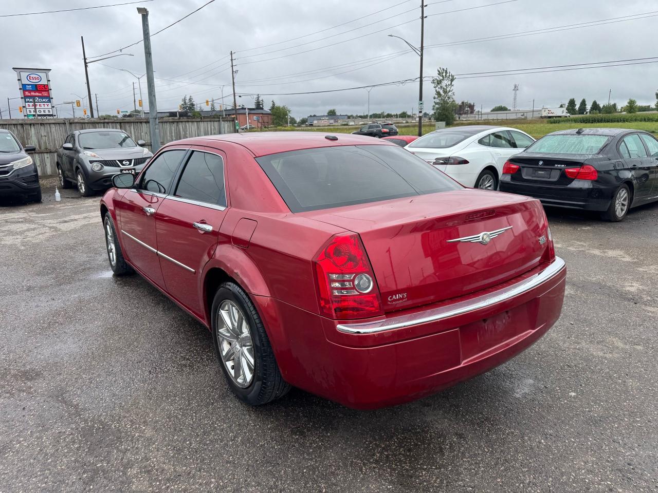 2010 Chrysler 300 LIMITED, LEATHER, SUNROOF, ONLY 174KMS, AS IS - Photo #3