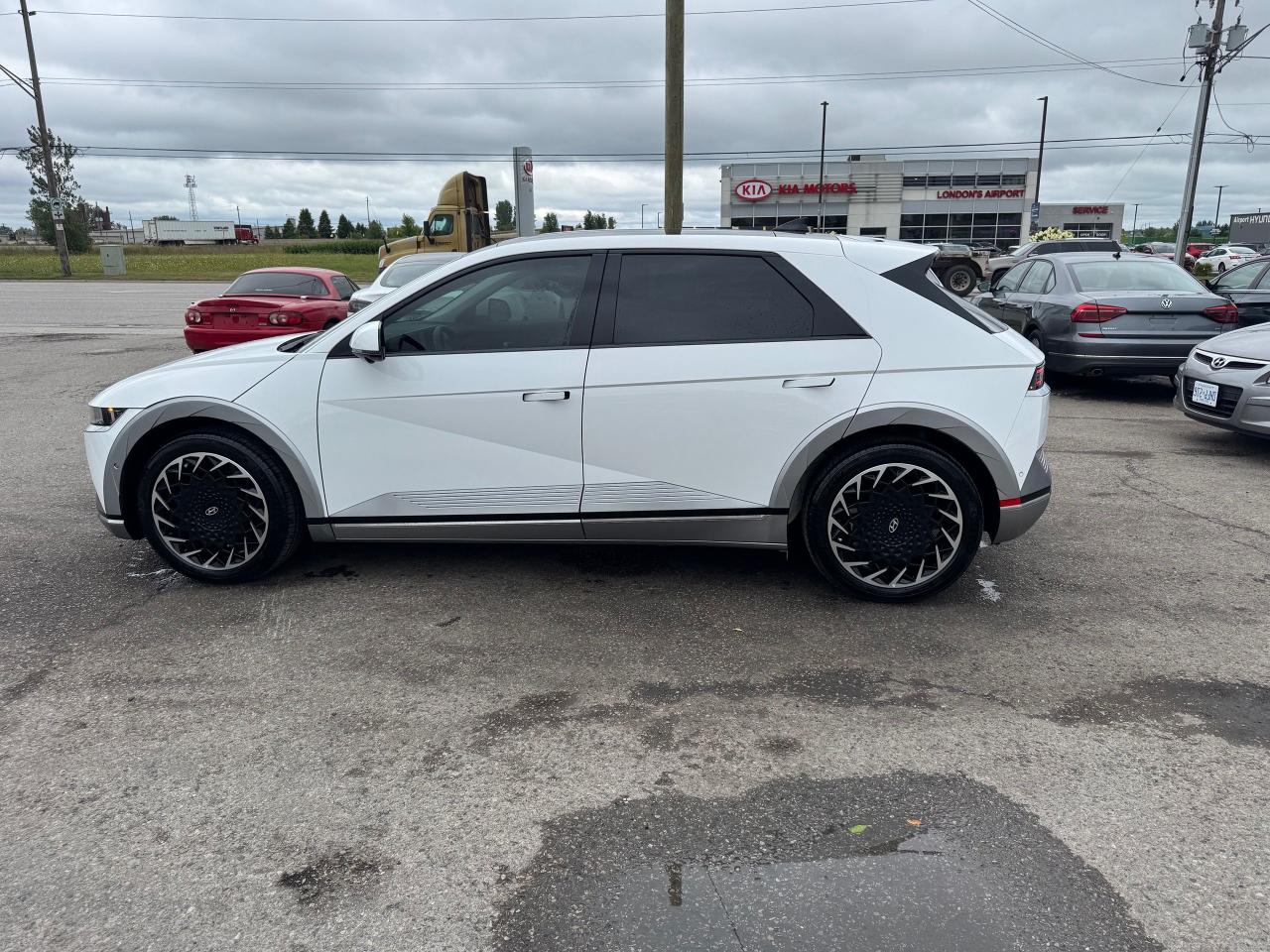 2024 Hyundai IONIQ 5 LIMITED,AWD, LONG RANGE, ULTIMATE PKG, ONLY 3000KM - Photo #2
