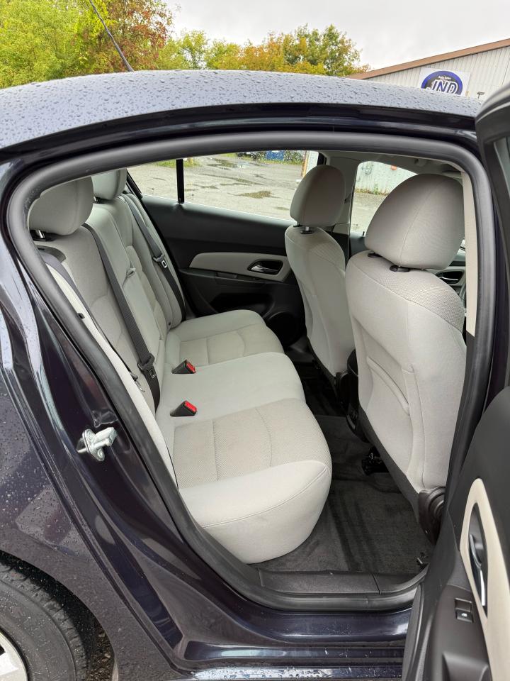 2015 Chevrolet Cruze 1LT - Photo #12
