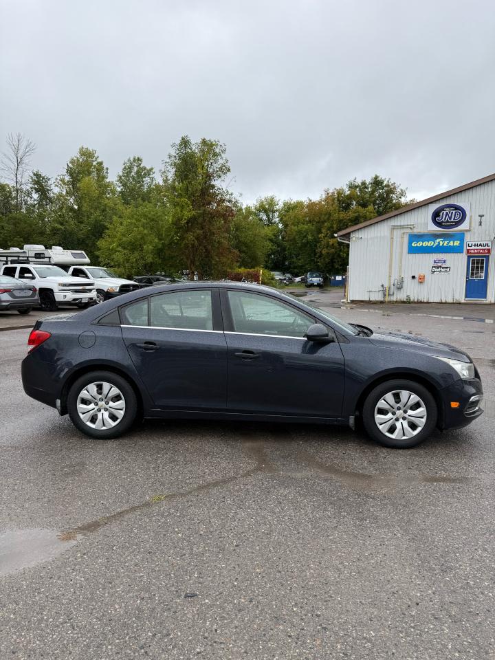 2015 Chevrolet Cruze 1LT - Photo #4
