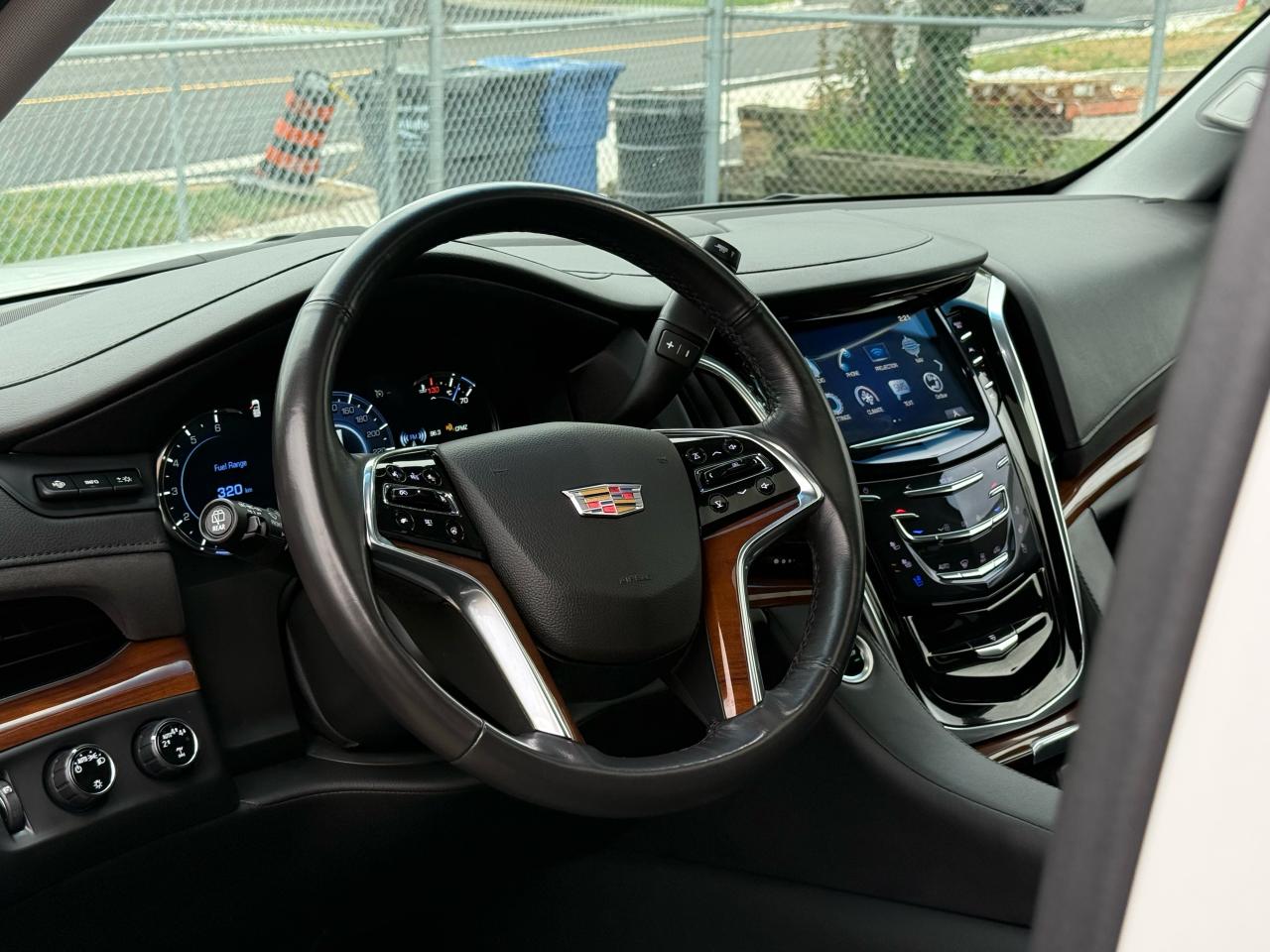 2019 Cadillac Escalade Luxury NAVI|BACKUP|SUNROOF - Photo #6