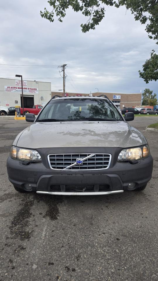 2004 Volvo V70  - Photo #5