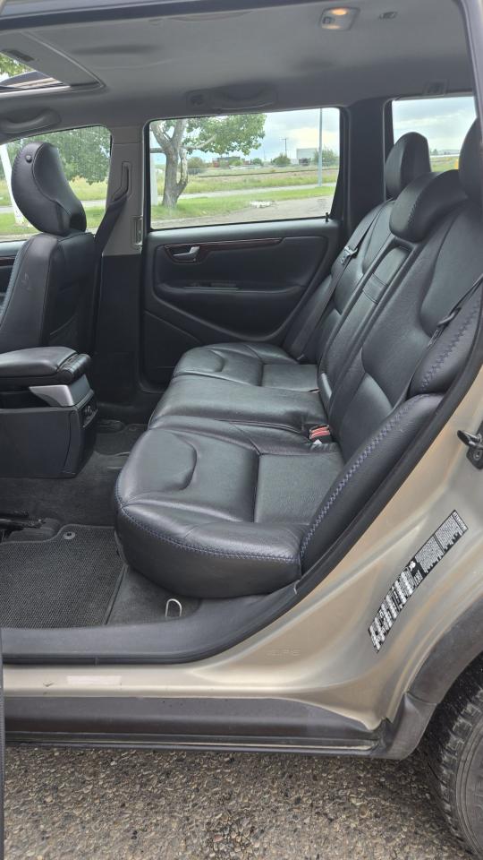 2004 Volvo V70  - Photo #17