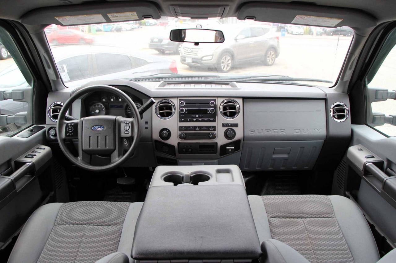 2015 Ford SUPER DUTY F-350 SRW XLT - Photo #17
