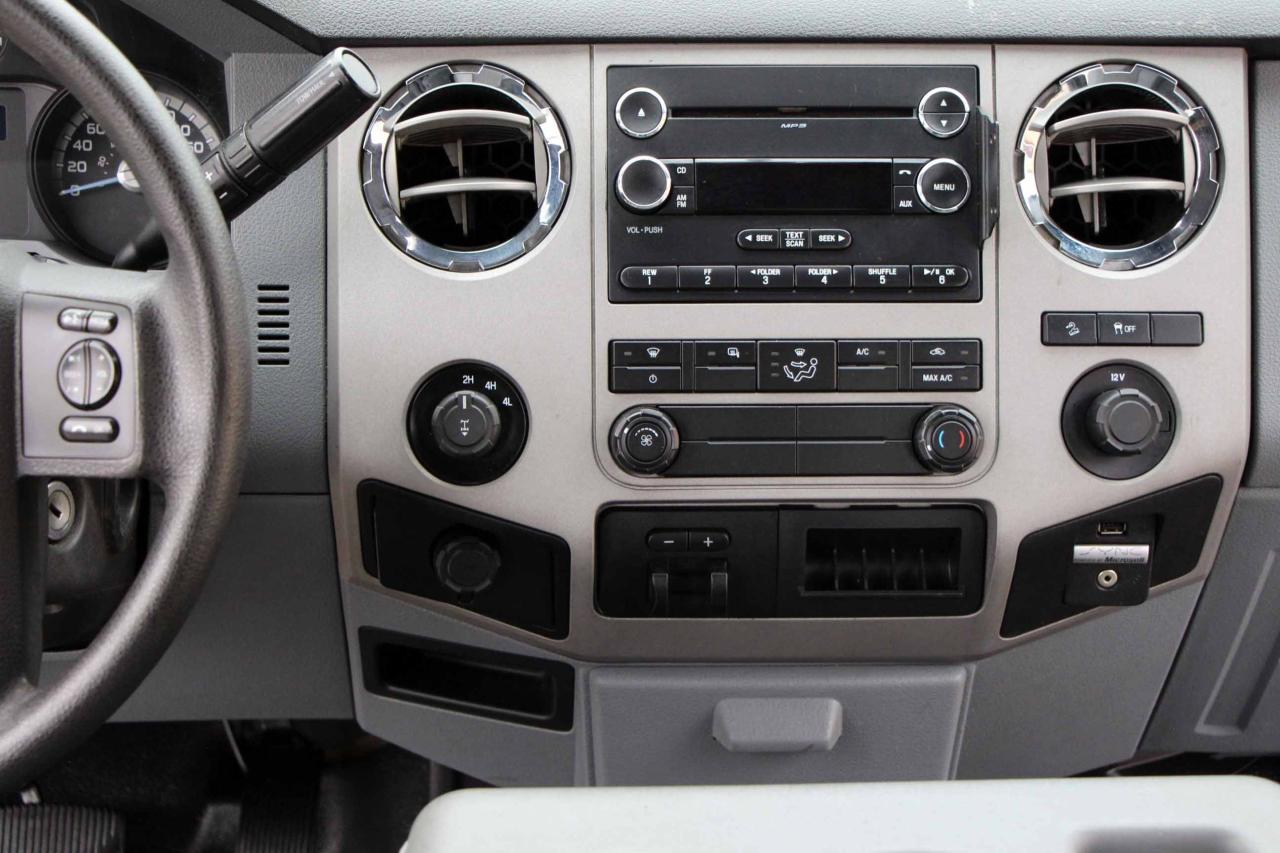 2015 Ford SUPER DUTY F-350 SRW XLT - Photo #20