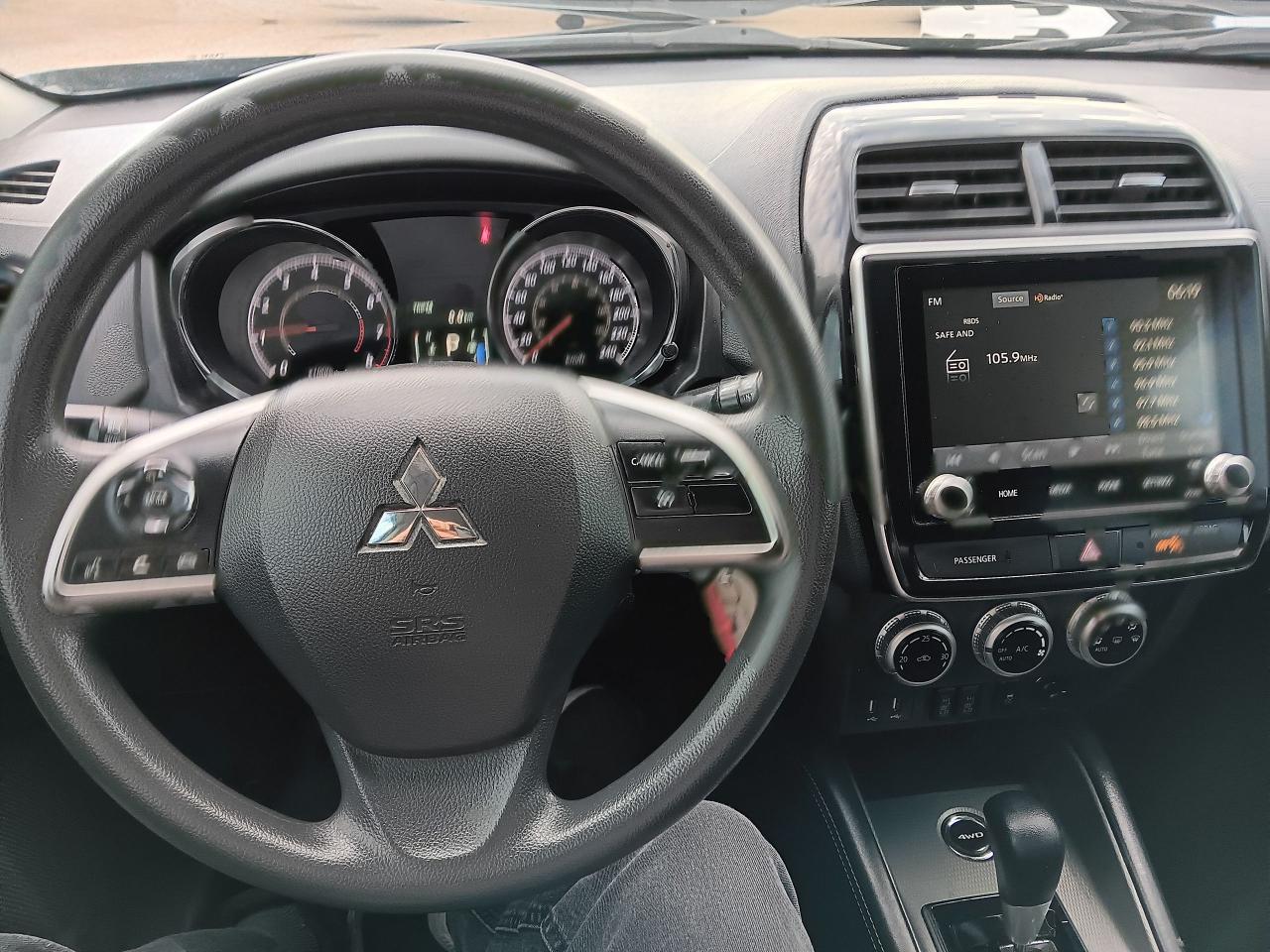 2022 Mitsubishi RVR ES AWD Htd Seats, BU Cam - Photo #11