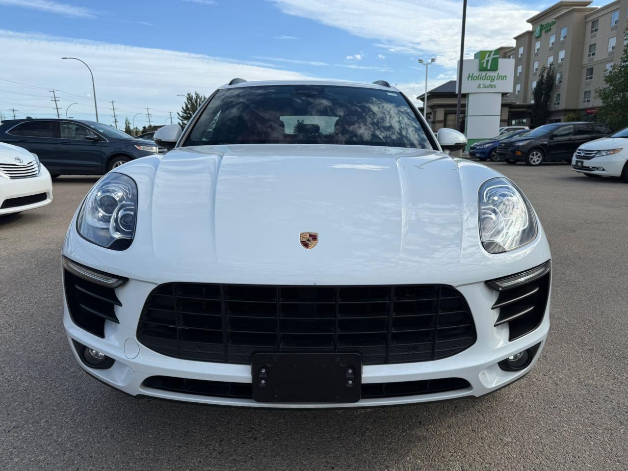 2017 Porsche Macan AWD | LOW KM | ALL CREDIT ACCEPTED!! - Photo #2