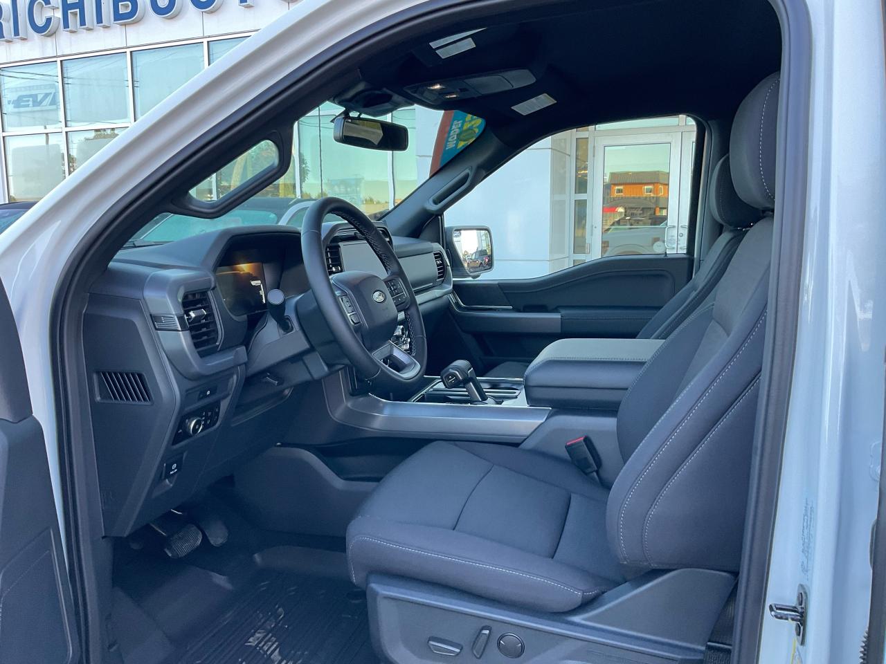 2025 Ford F-150 XLT Photo5