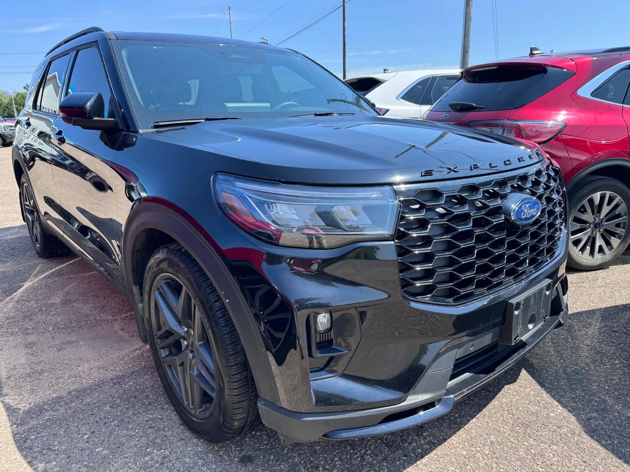 2025 Ford Explorer ST Photo4