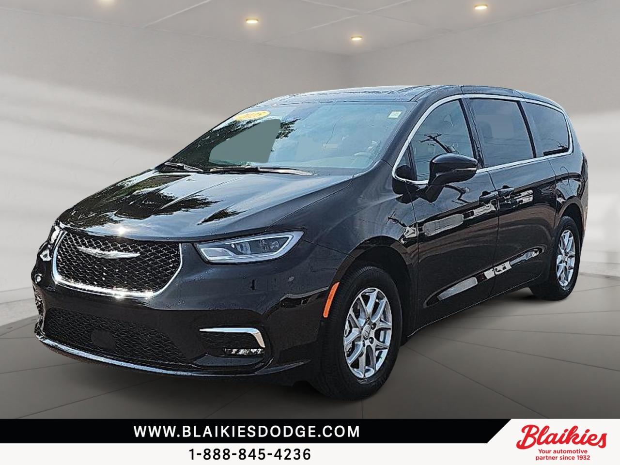 New 2025 Chrysler Pacifica Select for sale in Truro, NS