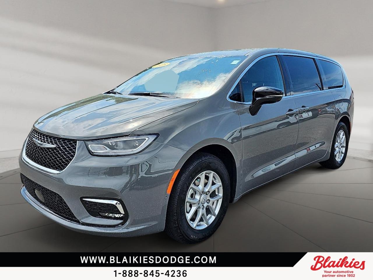 New 2025 Chrysler Pacifica Select for sale in Truro, NS