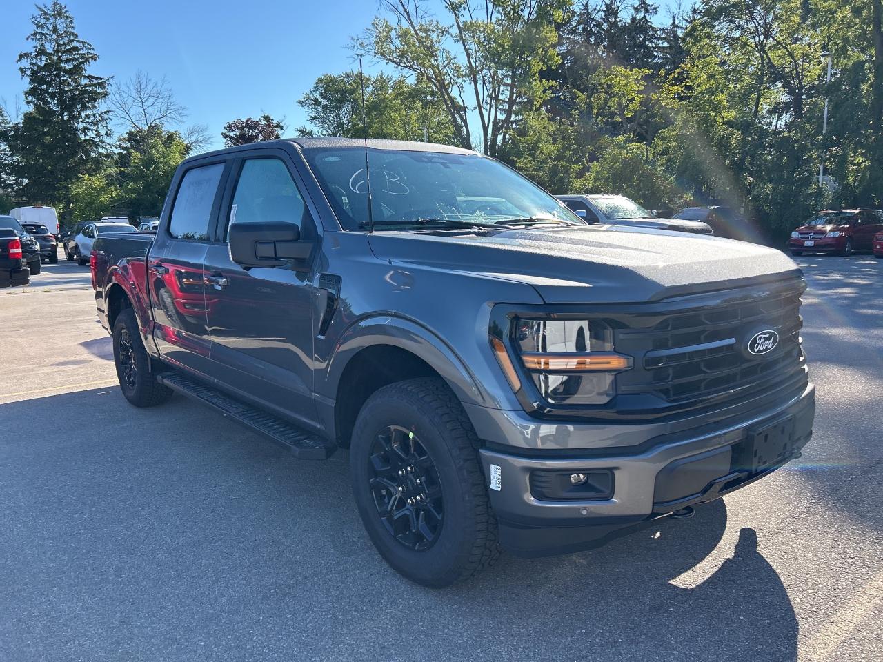 2025 Ford F-150 XLT Photo2