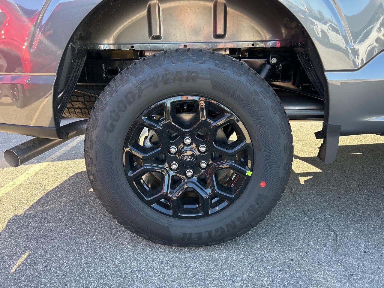 2025 Ford F-150 XLT Photo4