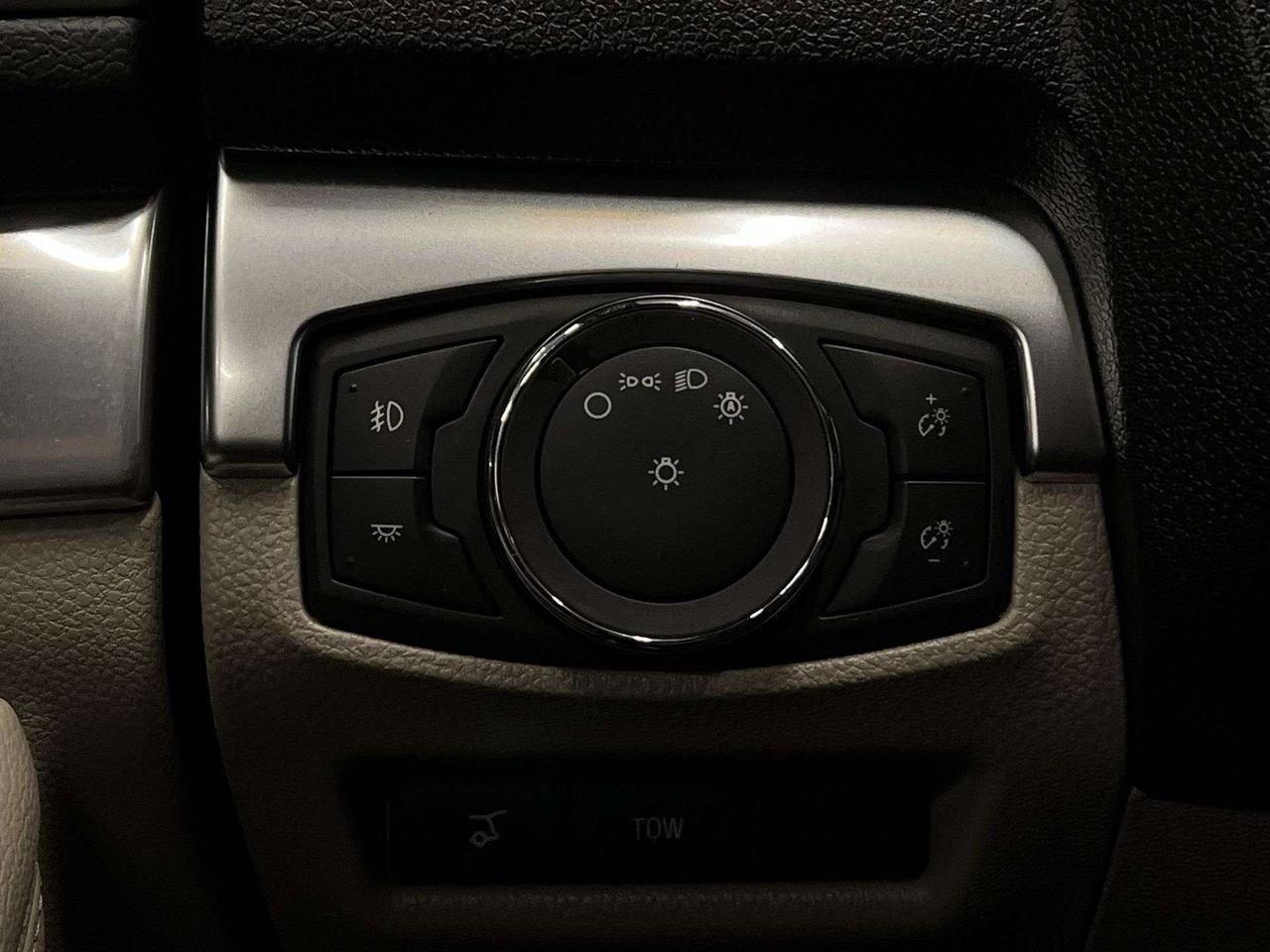 2019 Ford Explorer LIMITED AWD| 290HP 3.5L V6| LEATHER | CARPLAY |NAV Photo
