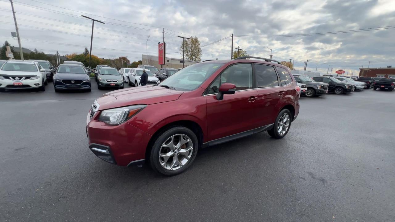 2017 Subaru Forester LIMITED AWD |HTD LEATHER |PANOROOF |CARPLAY |NAV Photo3