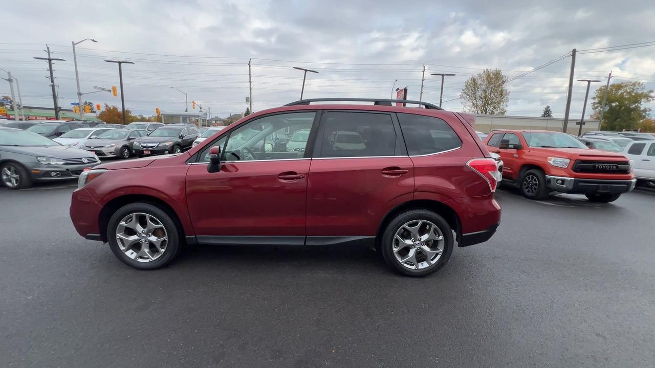 2017 Subaru Forester LIMITED AWD |HTD LEATHER |PANOROOF |CARPLAY |NAV Photo4