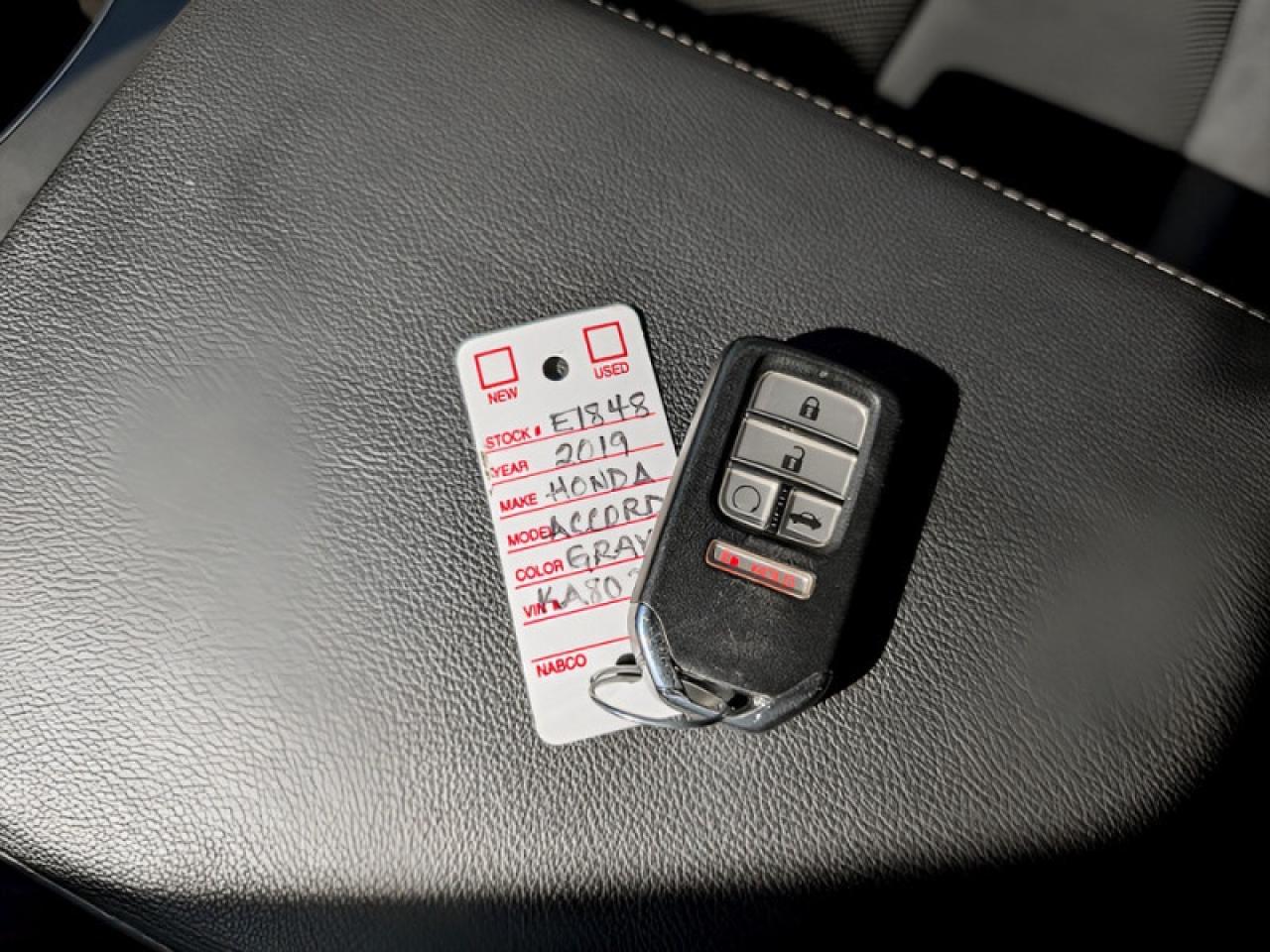 2019 Honda Accord Sedan Touring 2.0 Auto  **COOLED SEATS - SUNROOF** Photo