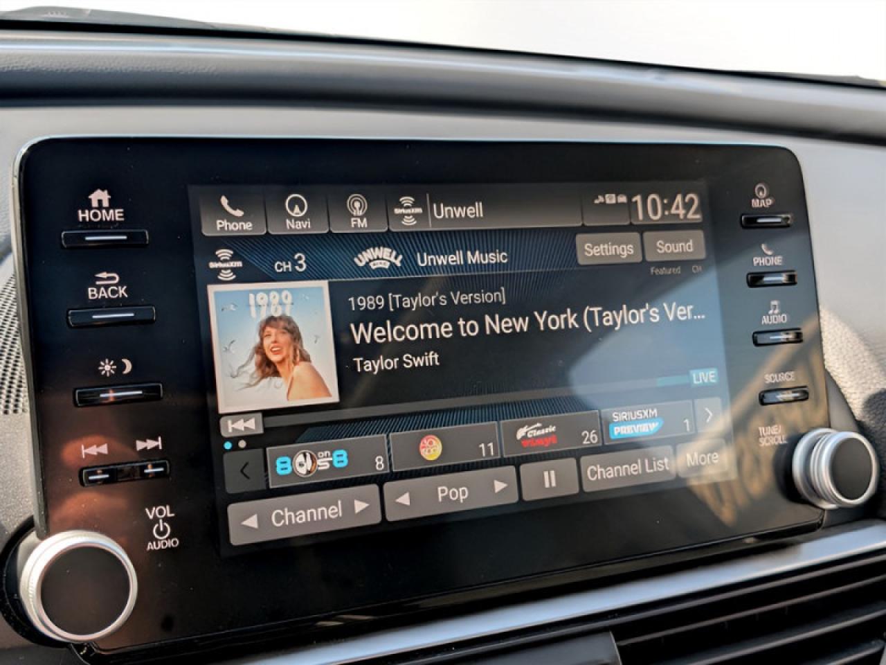 2019 Honda Accord Sedan Touring 2.0 Auto  **COOLED SEATS - SUNROOF** Photo