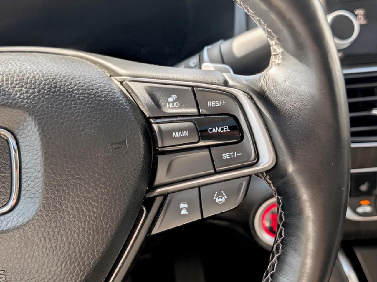 2019 Honda Accord Sedan Touring 2.0 Auto  **COOLED SEATS - SUNROOF** Photo