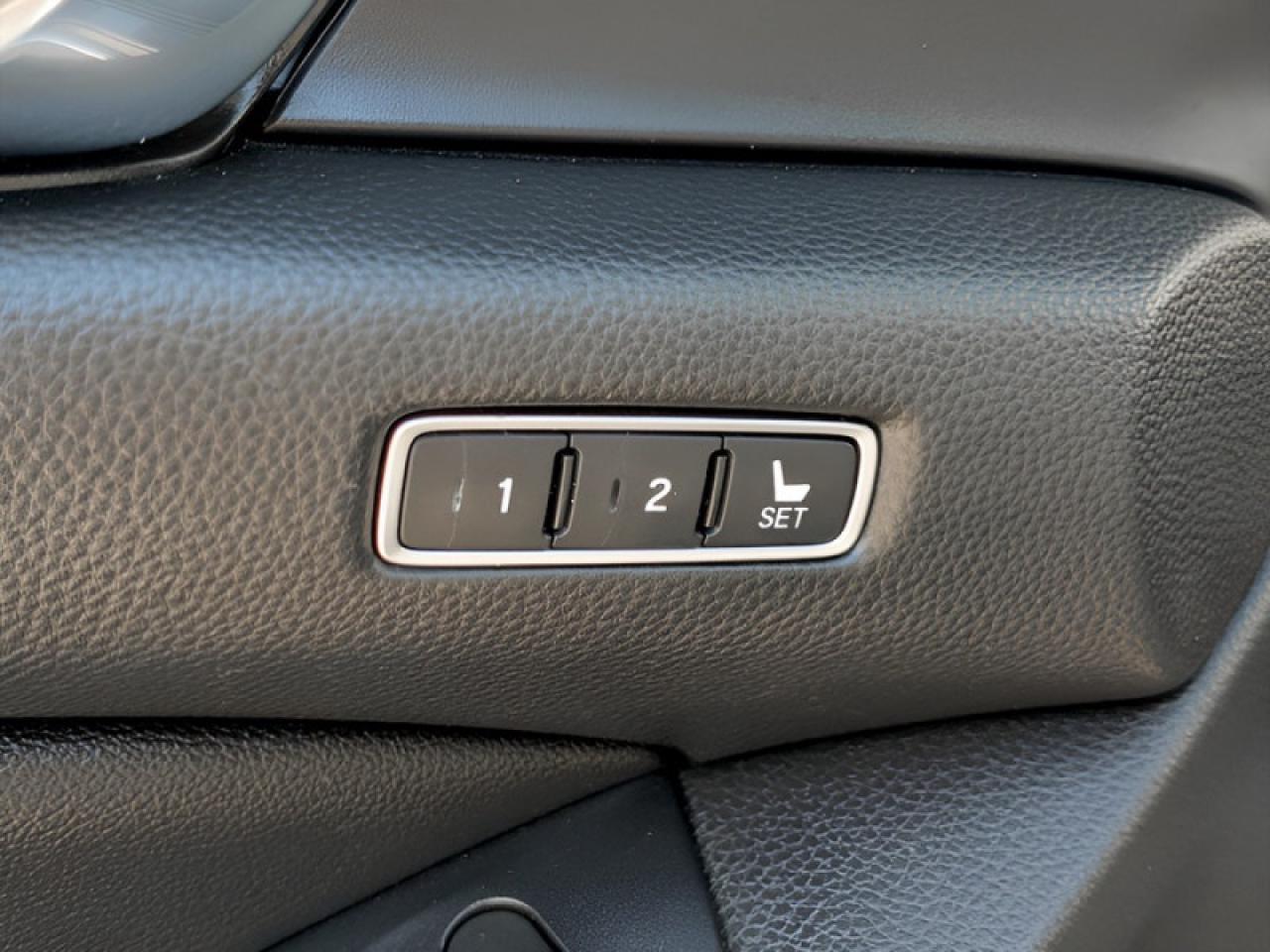 2019 Honda Accord Sedan Touring 2.0 Auto  **COOLED SEATS - SUNROOF** Photo