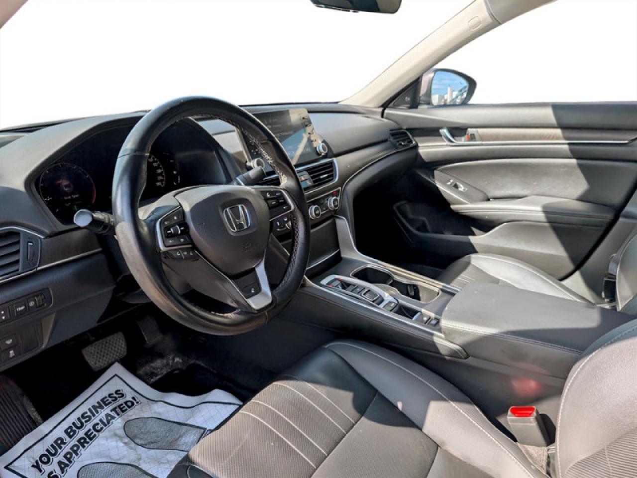 2019 Honda Accord Sedan Touring 2.0 Auto  **COOLED SEATS - SUNROOF** Photo