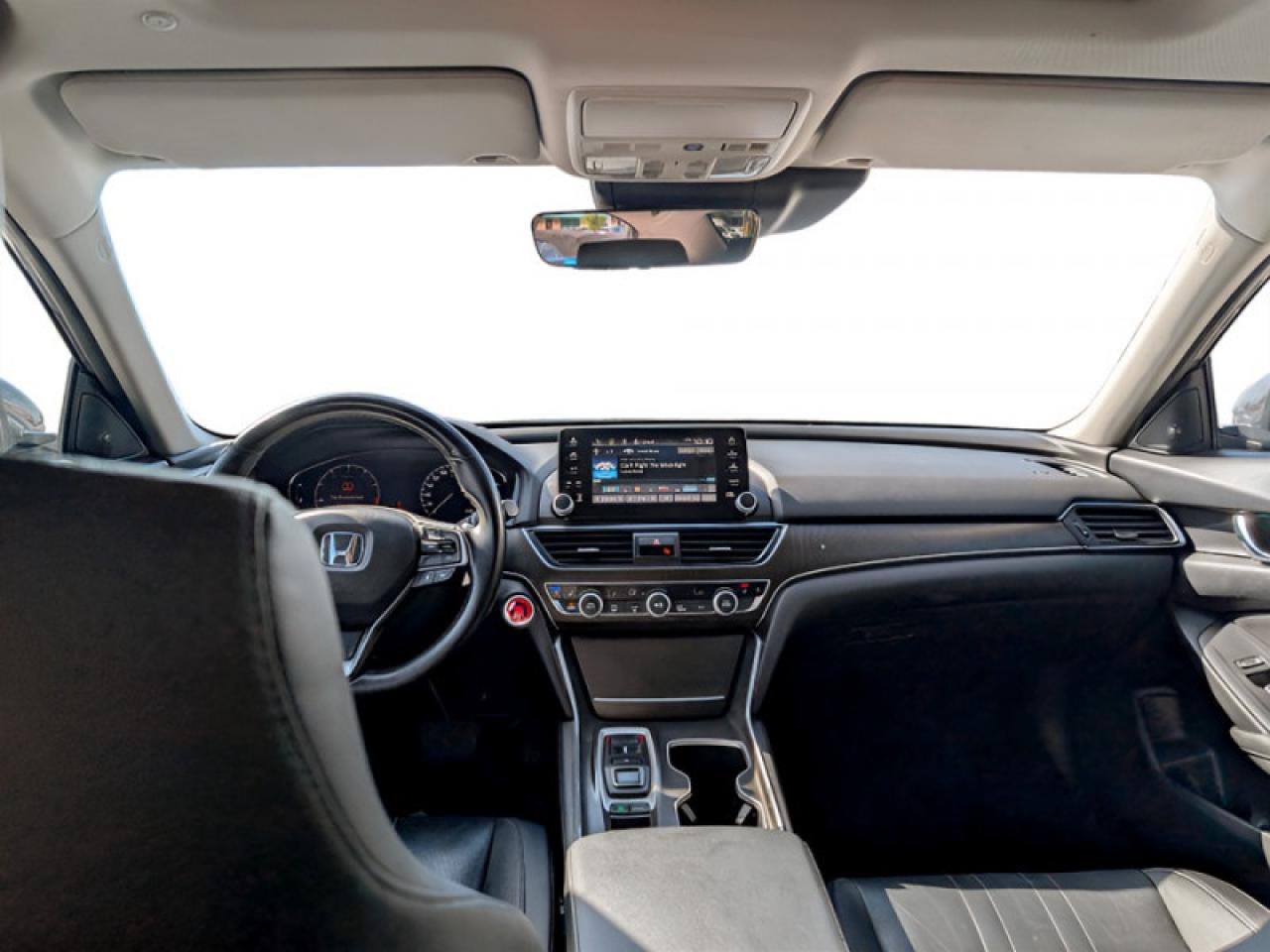 2019 Honda Accord Sedan Touring 2.0 Auto  **COOLED SEATS - SUNROOF** Photo