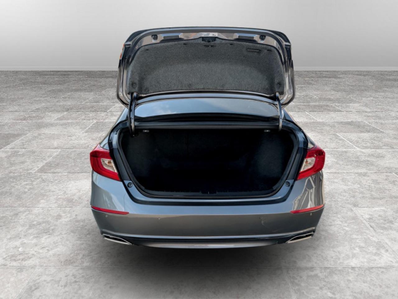 2019 Honda Accord Sedan Touring 2.0 Auto  **COOLED SEATS - SUNROOF** Photo