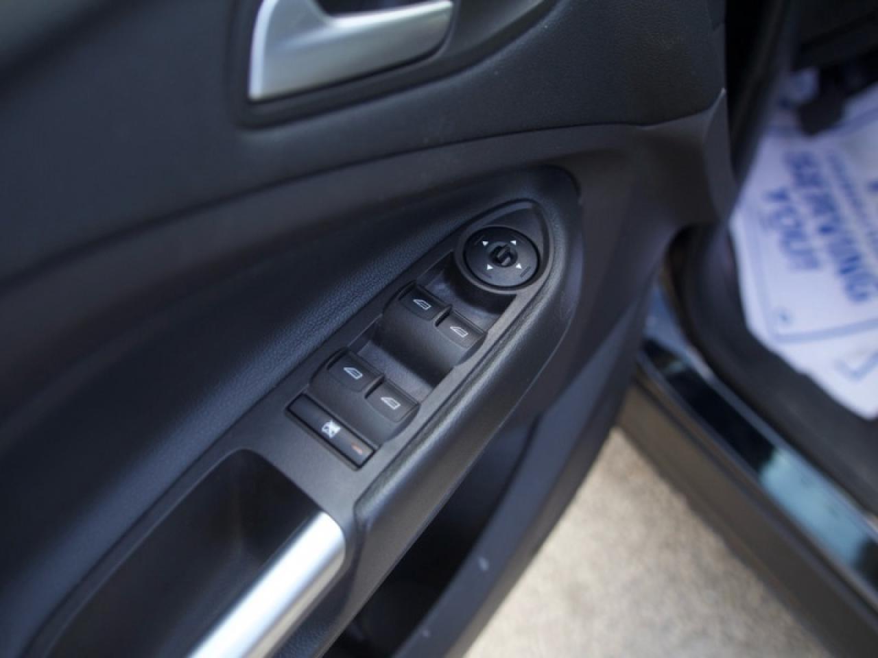 2018 Ford Escape SEL  **CANADIAN TOURING PACKAGE** Photo