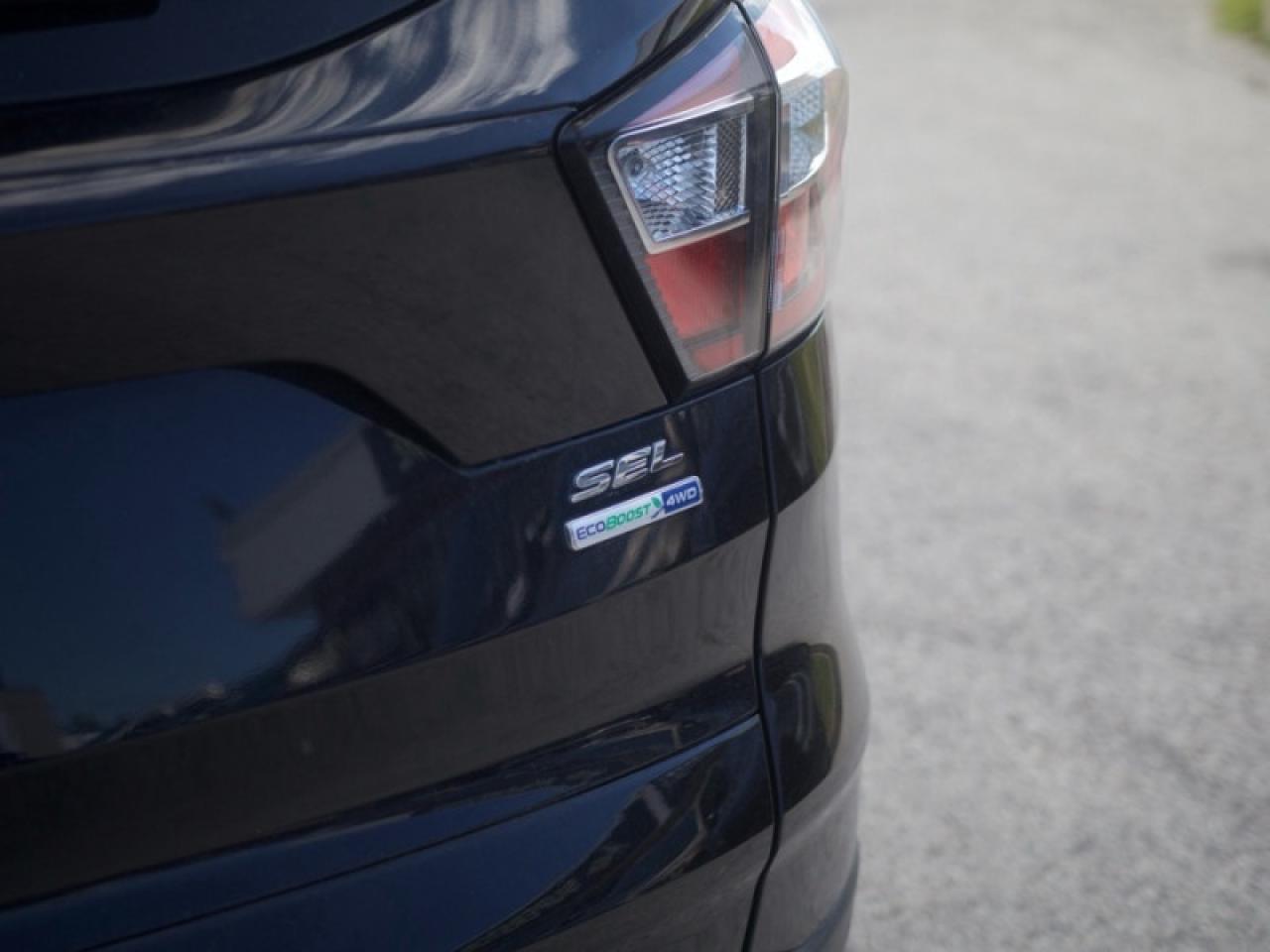 2018 Ford Escape SEL  **CANADIAN TOURING PACKAGE** Photo