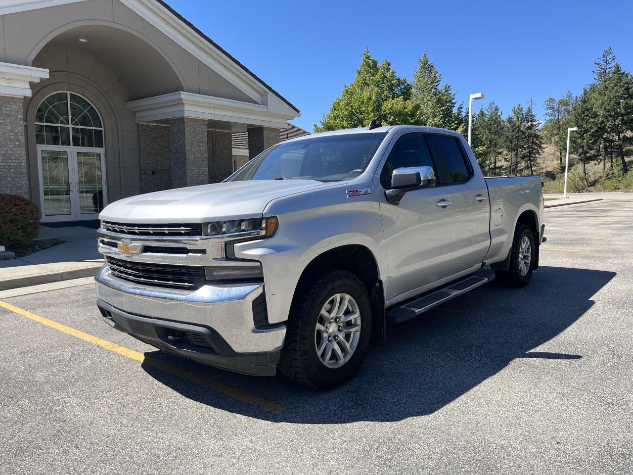 Used 2020 Chevrolet Silverado 1500 LT DOUBLE CAB 4WD for sale in West Kelowna, BC