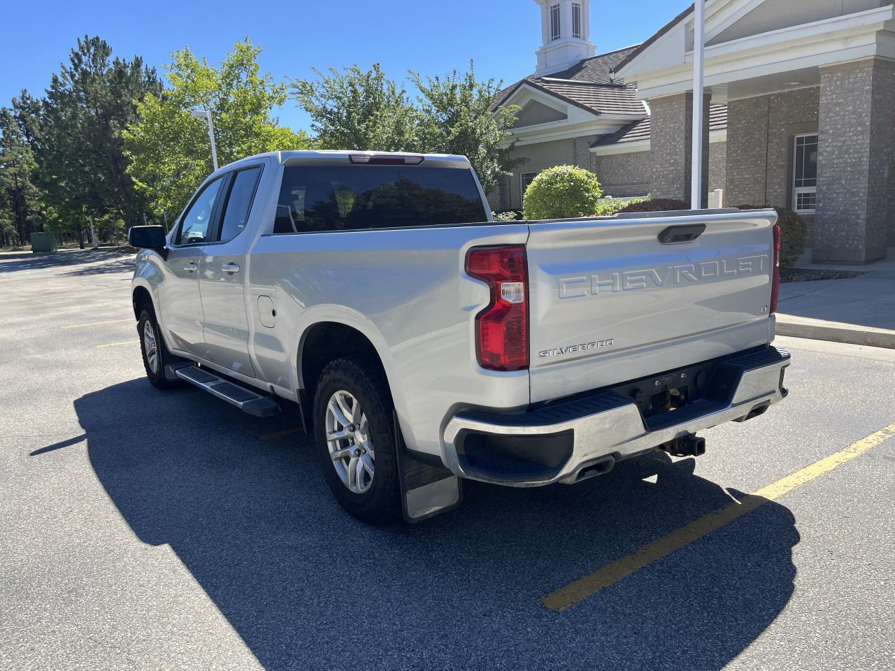 2020 Chevrolet Silverado 1500 LT DOUBLE CAB 4WD Photo2