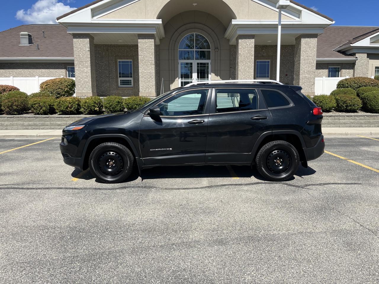 2016 Jeep Cherokee SPORT 4WD - Photo #2