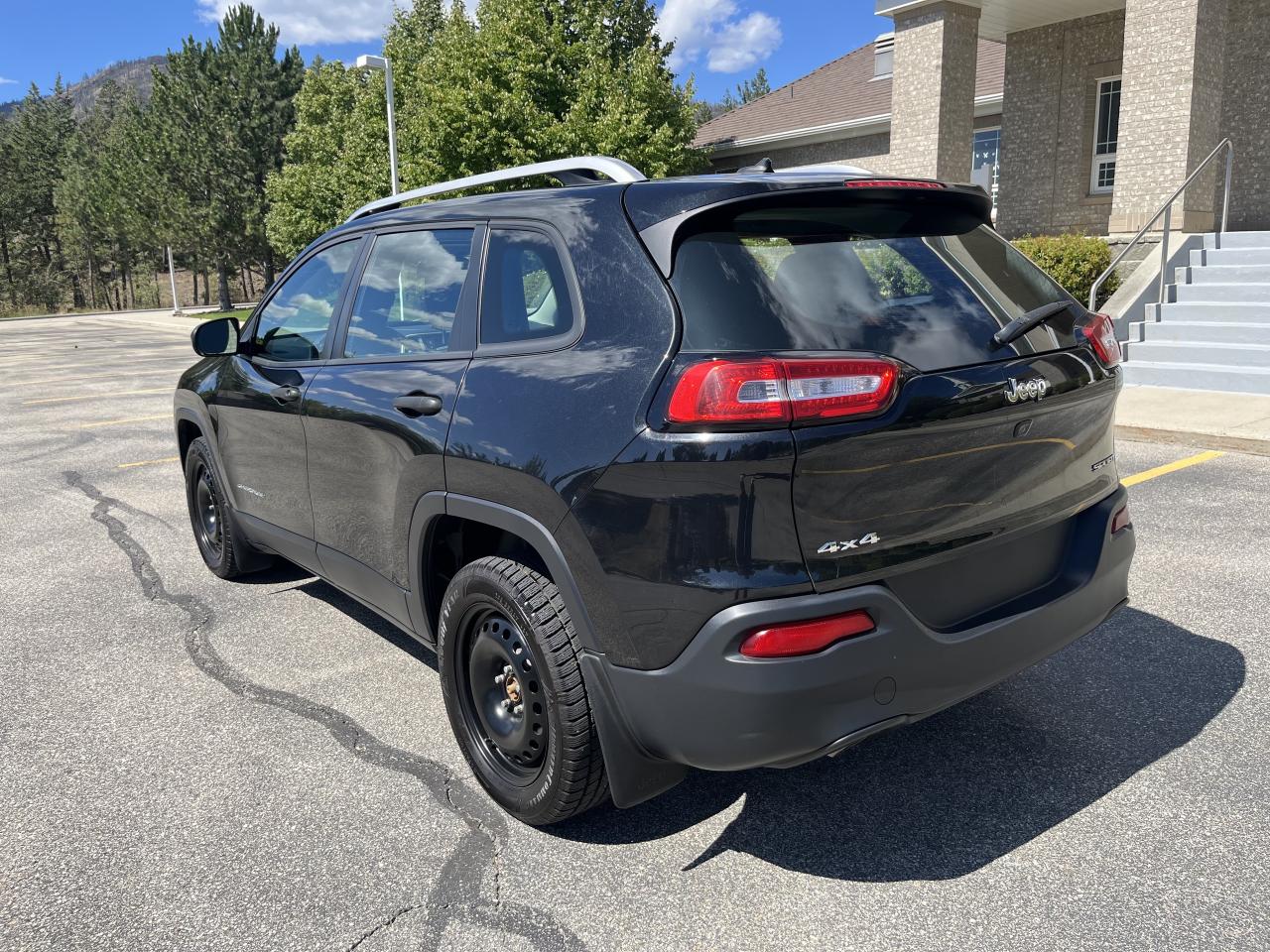 2016 Jeep Cherokee SPORT 4WD Photo2