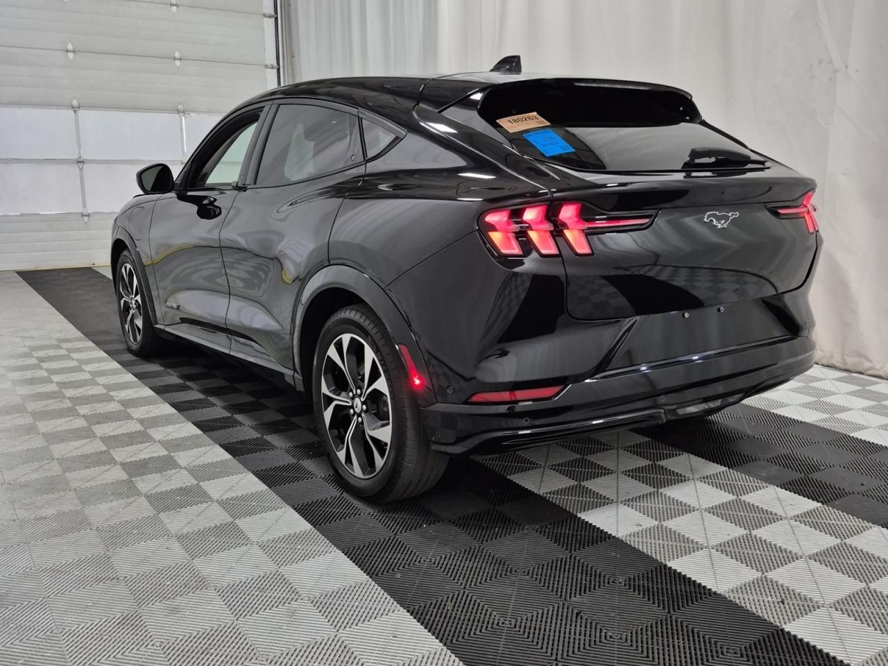 2022 Ford Mustang Mach-E Premium Photo5
