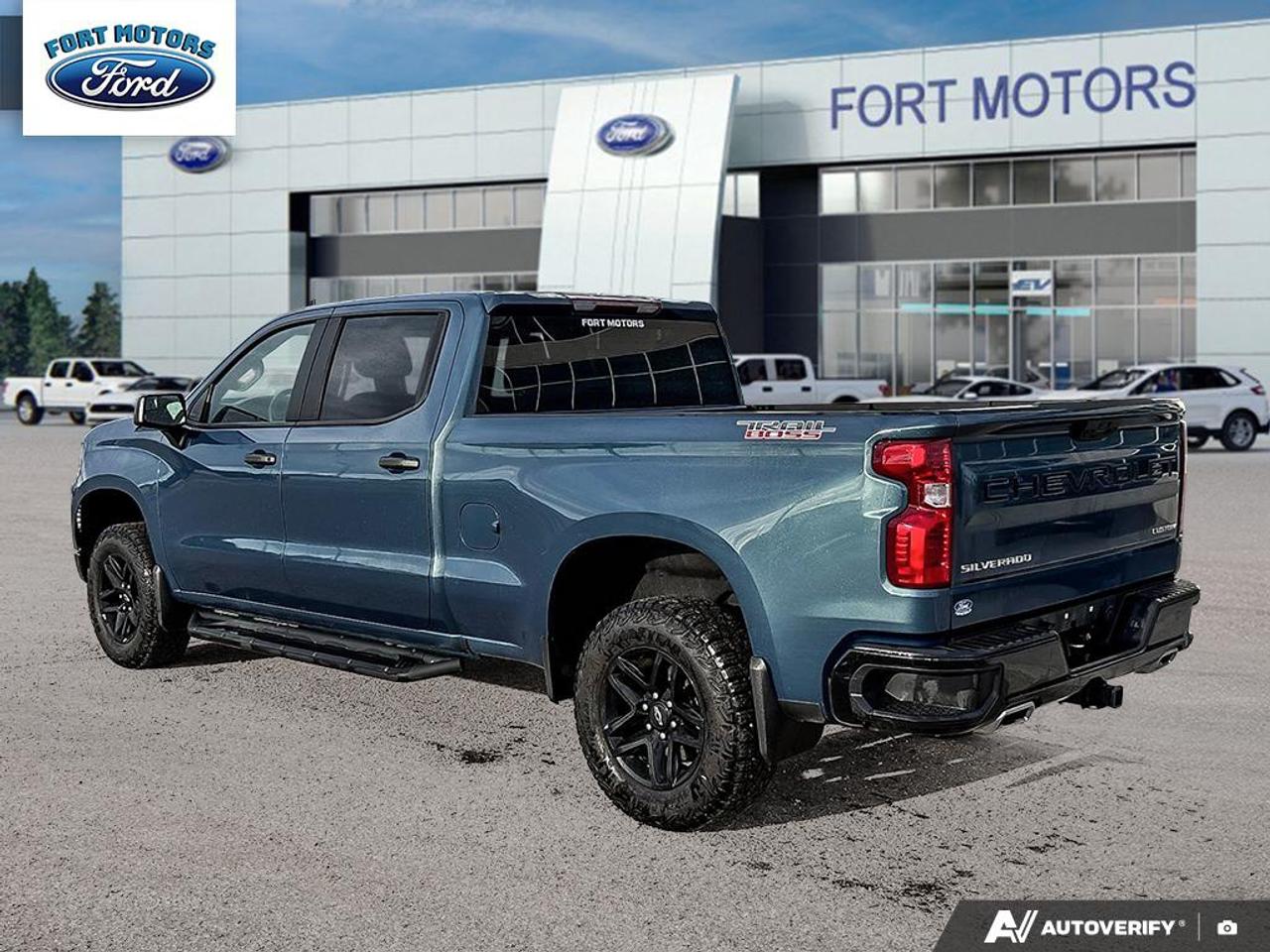2024 Chevrolet Silverado 1500 Custom Trail Boss Photo3