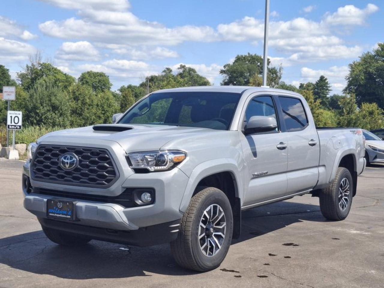 Used 2021 Toyota Tacoma SR5 Crew Cab 4x4 | V6 | Heated Seats | Reverse Cam | Carplay | Alloys | and More ! for sale in Guelph, ON