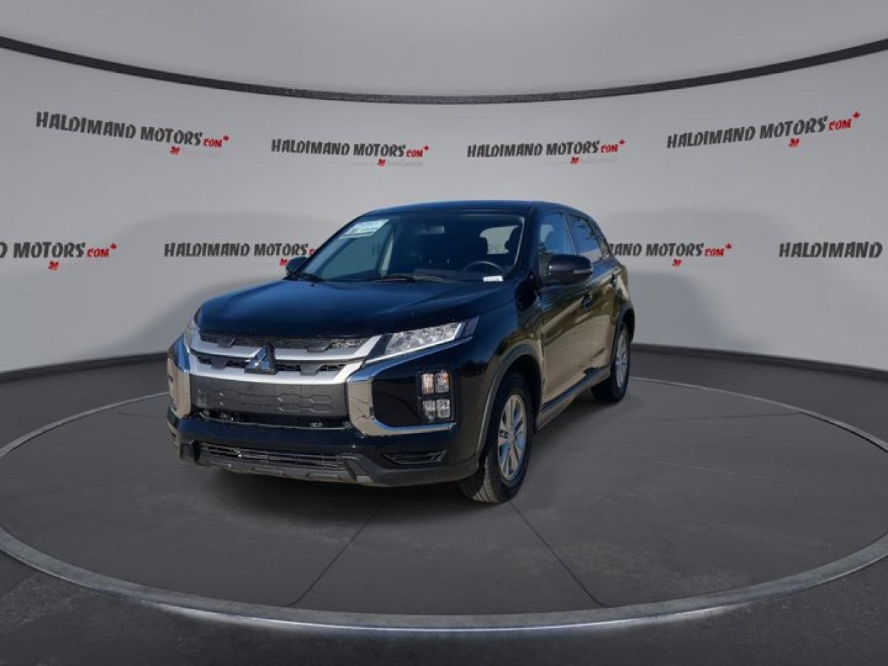 2024 Mitsubishi RVR SE 4WD | Heated Seats Photo2