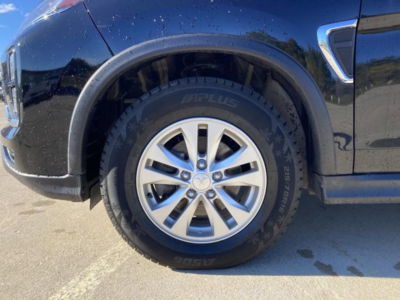 2024 Mitsubishi RVR SE 4WD | Heated Seats Photo