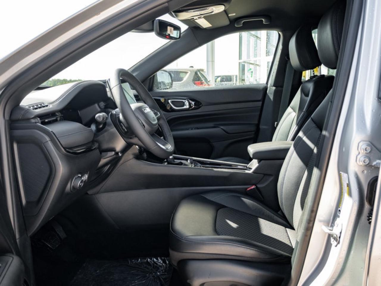 2026 Jeep Compass NORTH Photo