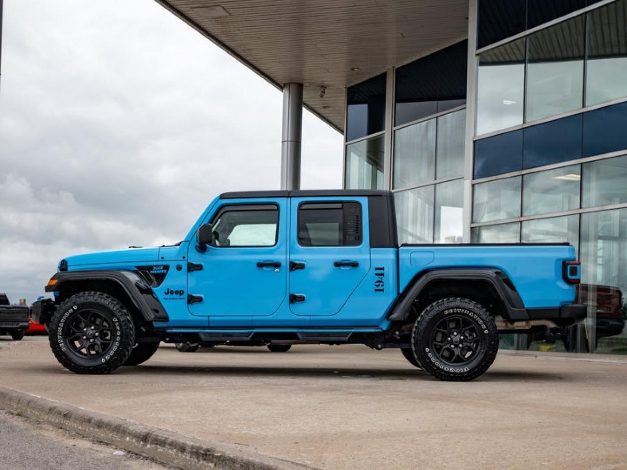 2024 Jeep Gladiator Willys Photo4