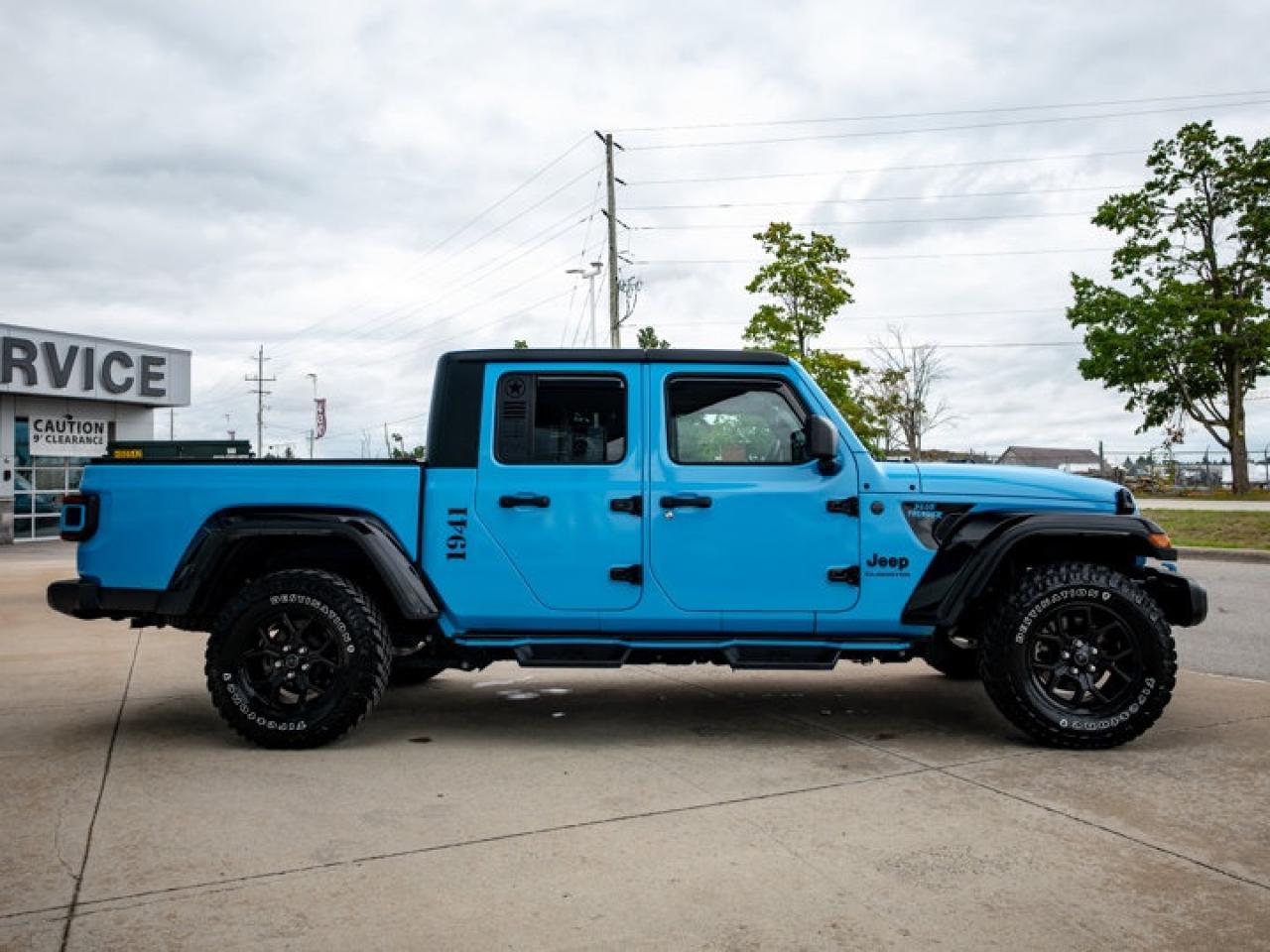 2024 Jeep Gladiator Willys Photo