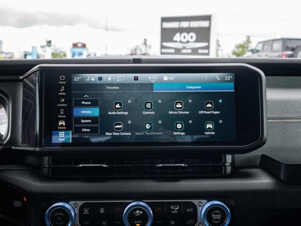 2024 Jeep Gladiator Willys Photo