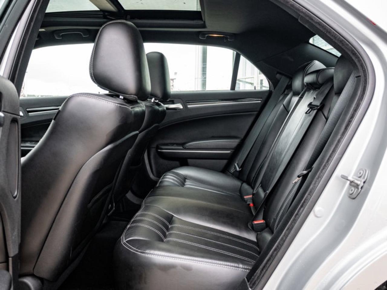 2022 Chrysler 300 300S Photo