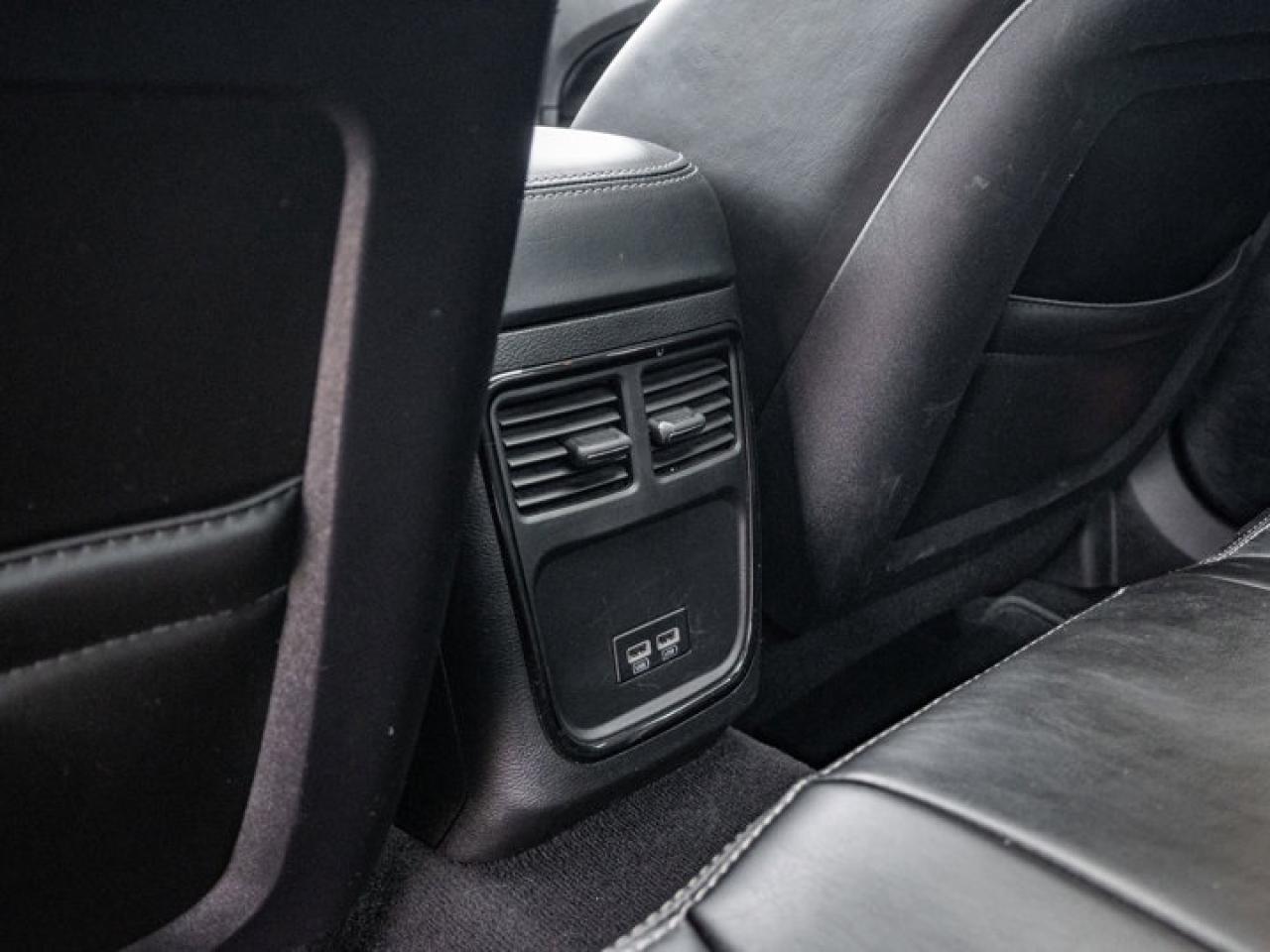 2022 Chrysler 300 300S Photo