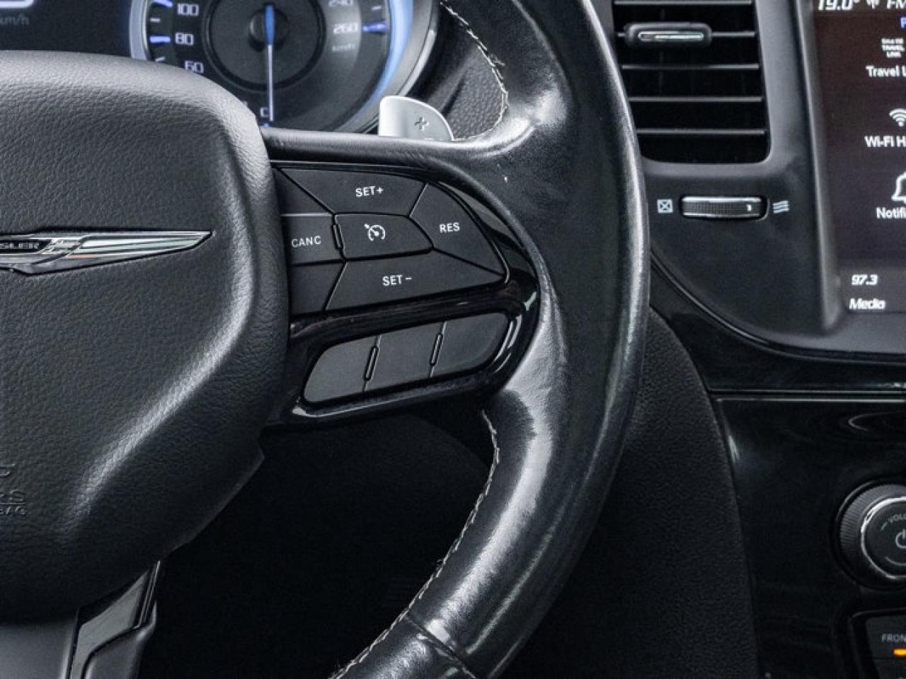 2022 Chrysler 300 300S Photo