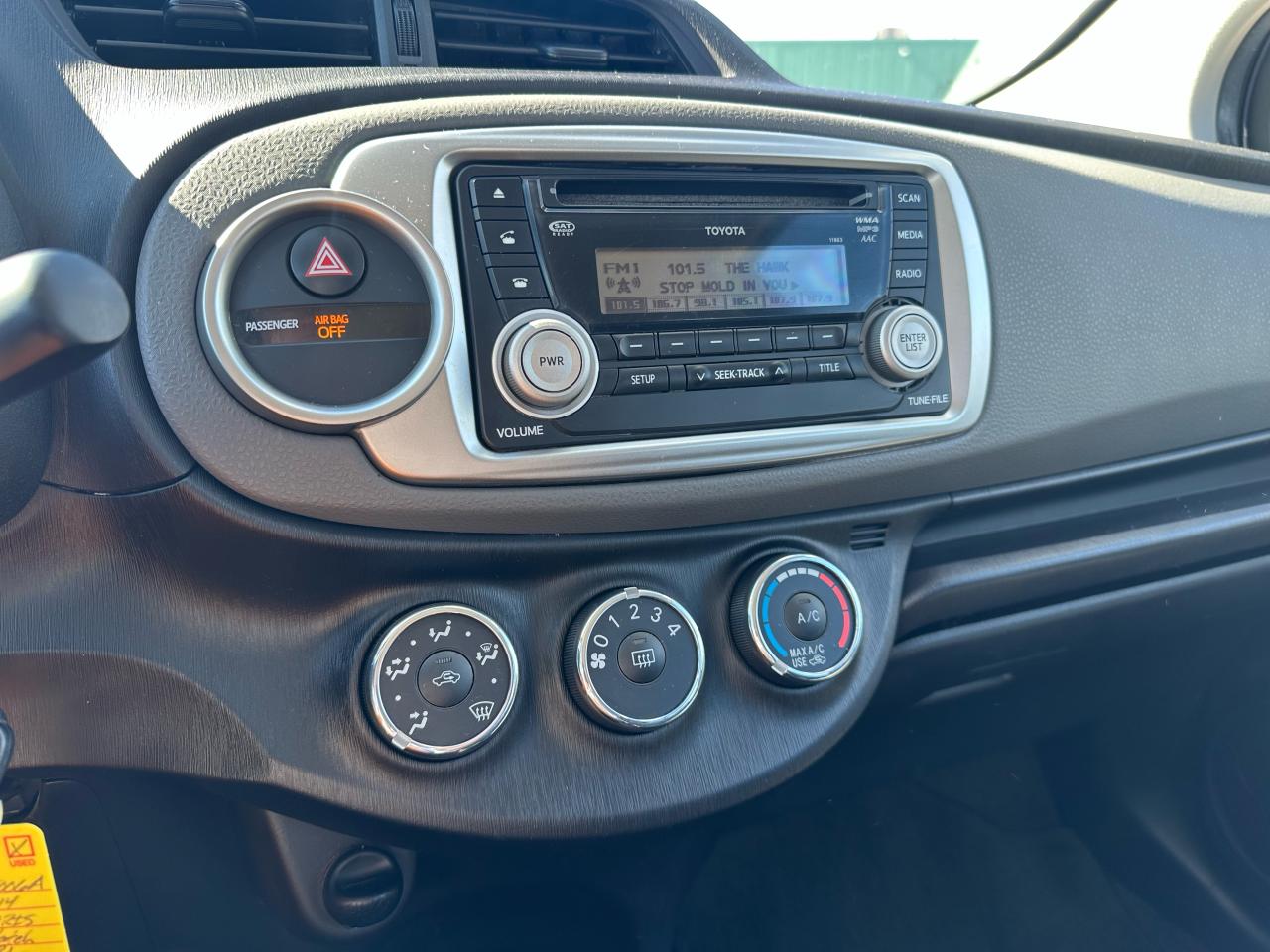 2014 Toyota Yaris LE Photo