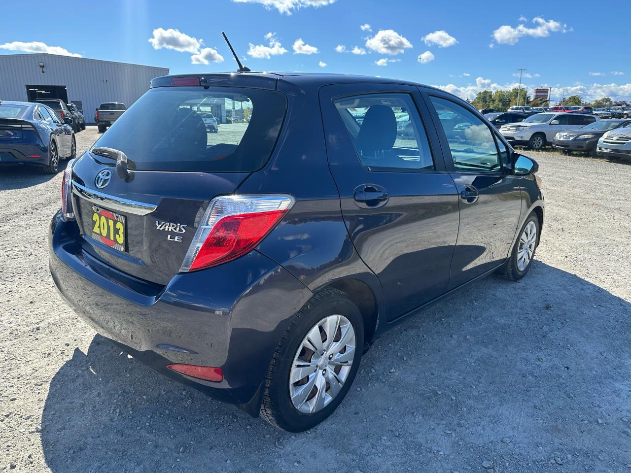 2014 Toyota Yaris LE Photo4